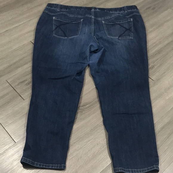 Lane Bryant Medium Wash T3 Skinny Jeans size 24R - Picture 7 of 8